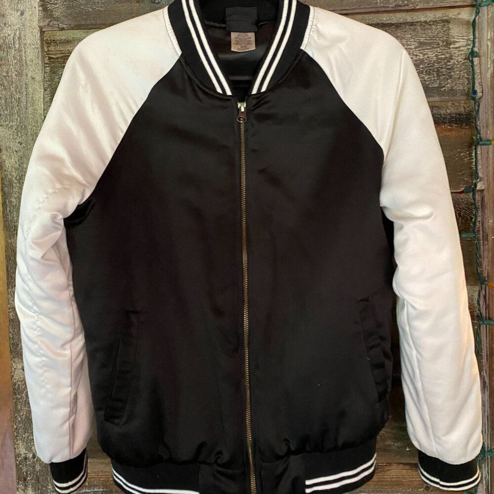 Lmtd Ed Official Taylor Swift 1989 embroidered bomber jacket "I Know Places" - Picture 4 of 15